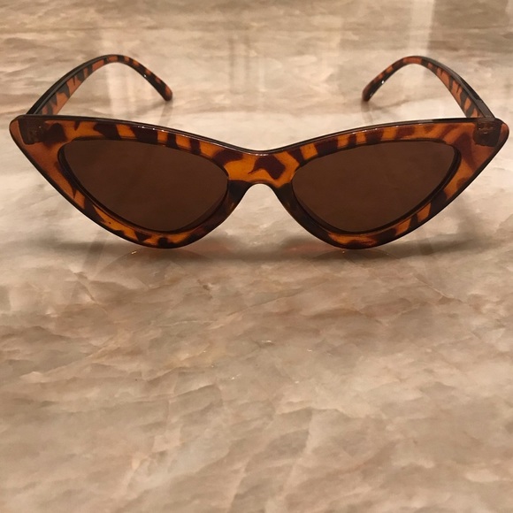 Leopard Print Vintage Cat Eye Sunglasses - Picture 4 of 6